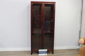 Afbeelding van Klassiek Kersenhouten Vitrinekast met Hoge Glazen Deuren