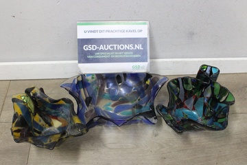 Afbeelding van Set van 3 Handgemaakte Meerkleurige Glazen Zakdoekschalen