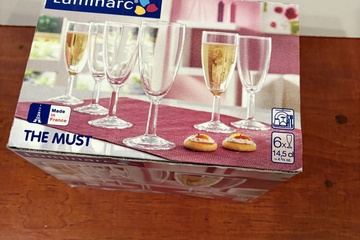 Afbeelding van 2 dozen Champagneglazen "Luminarc" (6 glazen per doos) (*1)