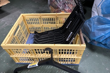 Afbeelding van 096. 11 kledinghangers