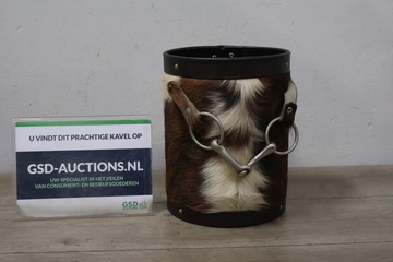 Afbeelding van Prullenbak bekleed met koeienhuid