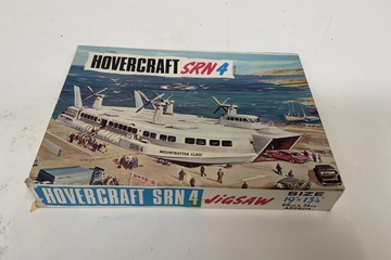 Afbeelding van Vintage Modelbouwpakket van Hovercraft SRN 4