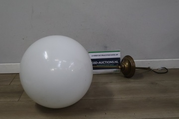 Afbeelding van Vintage hanglamp met een ronden glazen kap