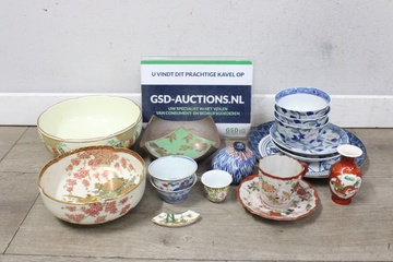 Afbeelding van Mix van 17 Stuks Decoratief Japans Porselein