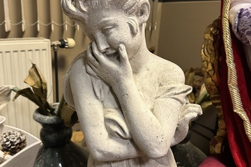 Afbeelding van 102. Stenen pilaar met beeld