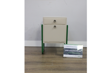 Afbeelding van Vintage Industriëel Nachtkastje Groen Metalen Frame