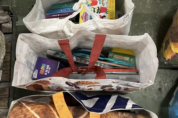 Afbeelding van 099. 3 tassen met knutselspullen