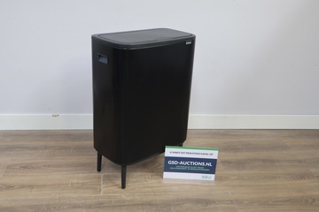 Afbeelding van Zwarte Brabantia Touch-Bin Prullenbak
