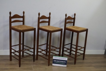 Afbeelding van Set van 3 Rustieke Houten Hoge Barkrukken