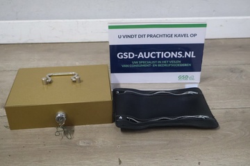 Afbeelding van Goudkleurig Metalen Geldkistje met 4-Ritsen Valutatasje