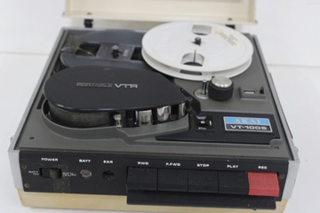 Afbeelding van Vintage Draagbare Videocassetterecorder van AKAI