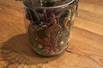 Afbeelding van Mystery Jar / Pot gevuld met sieraden – gegarande