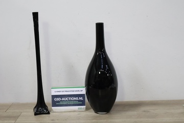 Afbeelding van Set van Twee Zwarte Glazen Vazen'