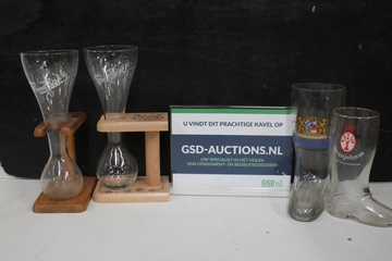 Afbeelding van Mix van 4 Bierglazen - Met oa Pauwel Kwak