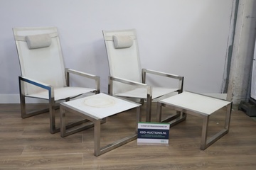 Afbeelding van Royal Botania - Set van twee witte loungestoelen