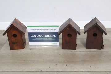 Afbeelding van Set van drie houten vogelhuisjes