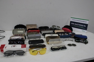 Afbeelding van Mix van 19 Brillen & Zonnebrillen