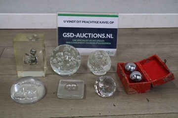 Afbeelding van Set van 6 Vintage Glazen Presse-Papiers