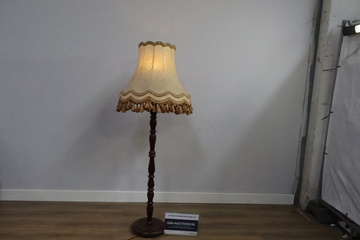 Afbeelding van Klassieke Staande Schemerlamp met Franjekap