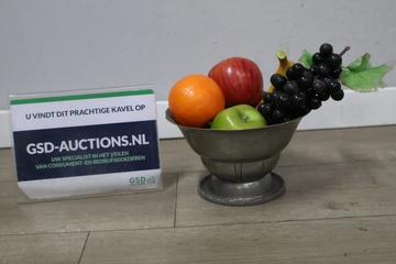 Afbeelding van Metalen fruitschaal met kunstfruit