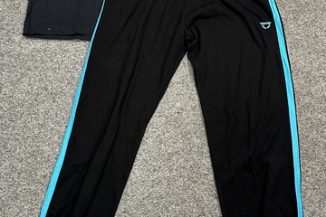 Afbeelding van nieuwe Leopard Sportswear trainingsset, bestaande uit een mo