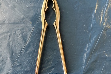 Afbeelding van Mooie zilverkleurige notenkraker in klassiek model.    Voorz