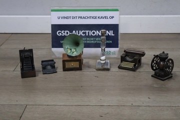 Afbeelding van Mix van 6 Antieke Miniaturen