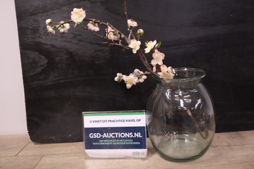 Afbeelding van Glazen vaas met kunst bloementak'