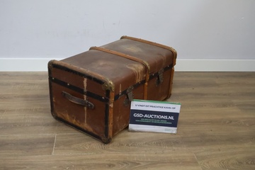 Afbeelding van Antieke Reiskoffer van Firma G.Voskamp Utrecht