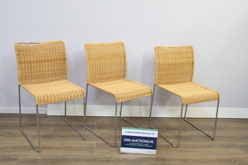Afbeelding van Set van 3 Tito Agnoli Rotan Stoelen met Metalen Frame