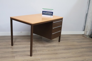 Afbeelding van Vintage Bruin Metalen Ahrend-Stijl Bureau