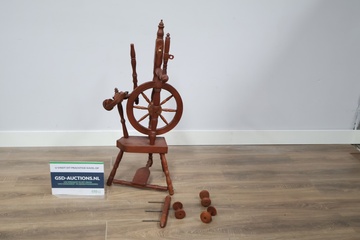 Afbeelding van Antiek Houten Spinnenwiel