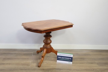 Afbeelding van Vintage Notenhouten Bijzettafel