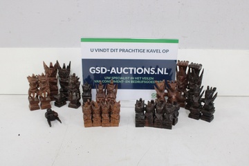 Afbeelding van Mix van 32 Balinese Garuda-Houtsnijfiguren