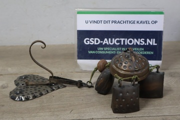 Afbeelding van Metalen hanger met 3 belletjes, Windvanger