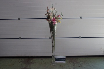 Afbeelding van Hoge Glazen Vaas met Kunstbloemenboeket