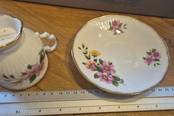 Afbeelding van Kop en schotel bloemmotief Elizabethan