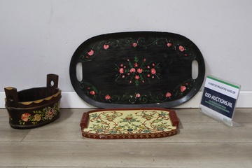 Afbeelding van Set van 2 Vintage Dienbladen & 1 Houten Kist