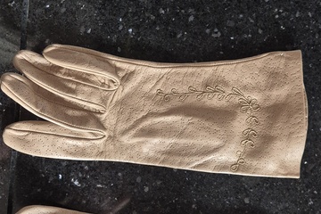 Afbeelding van Vintage leren dameshandschoenen – beige – met sierstiksel