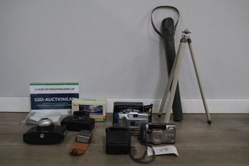 Afbeelding van Mix van diverse camera's en een statief