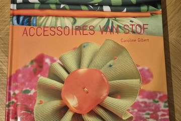 Afbeelding van Accessoires van Stof – Caroline Gibert – REBO