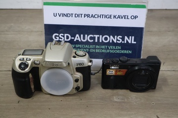 Afbeelding van Nikon en Lumix camera's 2 stuks