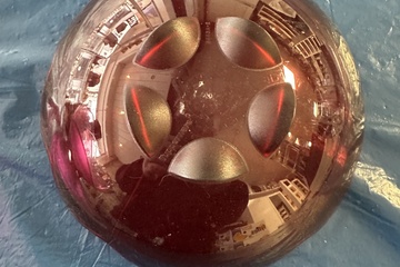 Afbeelding van Tupperware Kunststof Kom – Rood – Bloemvorm – Ø ca. 17 cm