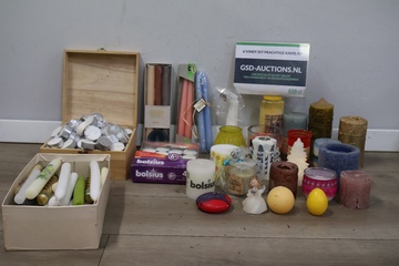 Afbeelding van Mix van kaarsen en waxinelichtjes