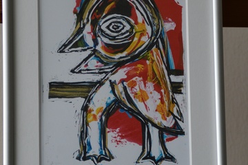 Afbeelding van Ingelijste zeefdruk van K. vd Gaast: 'Vogel'.