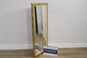 Afbeelding van Decoratieve Wandspiegel in Goudkleurige Lijst