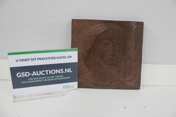 Afbeelding van Vintage Stenen Reliëftegel van een Menselijk Gezicht