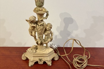 Afbeelding van Tafellamp met 3 engelen in barokstijl