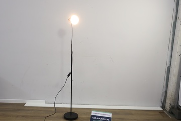 Afbeelding van Zwart Metalen Staande Vloerlamp