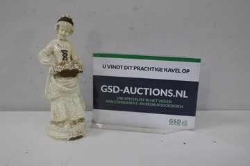 Afbeelding van Brocant Beeld - Meisje met bloemenmand'